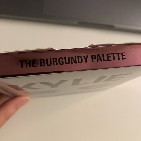 Kylie Cosmetics “The Burgundy Palette” - Picture 3 of 8